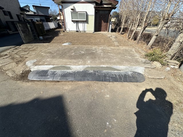 駐車場　駐車場に車を止められます　3台駐車可