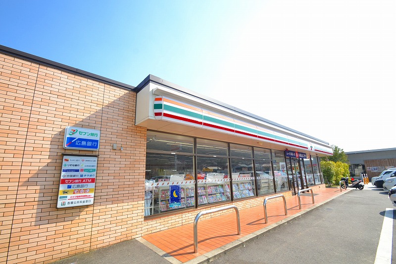 コンビニ　セブンイレブン広島宮島街道店（コンビニ）まで892m