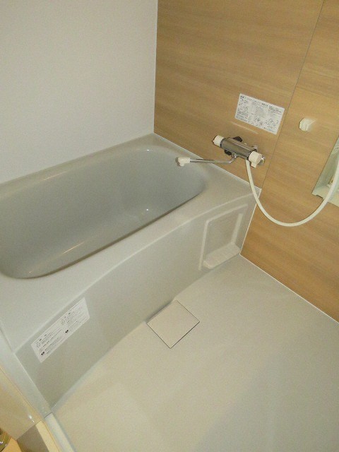 バス・シャワールーム　広々とした浴室で快適お風呂ライフ♪