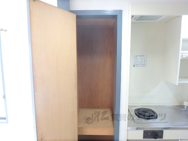 収納　エアコン