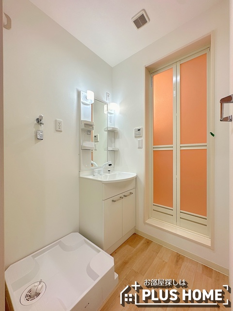 洗面設備　類似写真