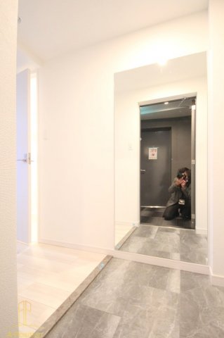 玄関　RISING Maison本町橋