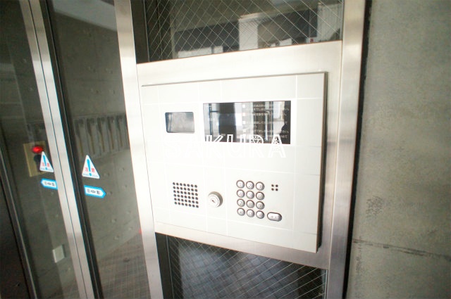 セキュリティ　不審者、勧誘員をシャットアウトできるオートロックです♪