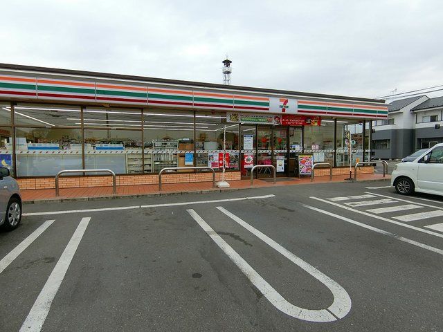 コンビニ　セブンイレブン（コンビニ）まで350m