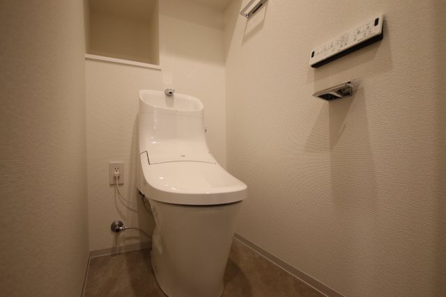 トイレ　※別号室の参考写真です※