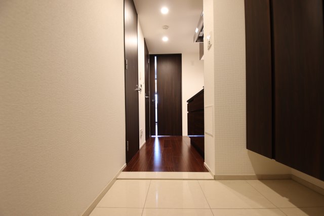 玄関　※別号室の参考写真です※