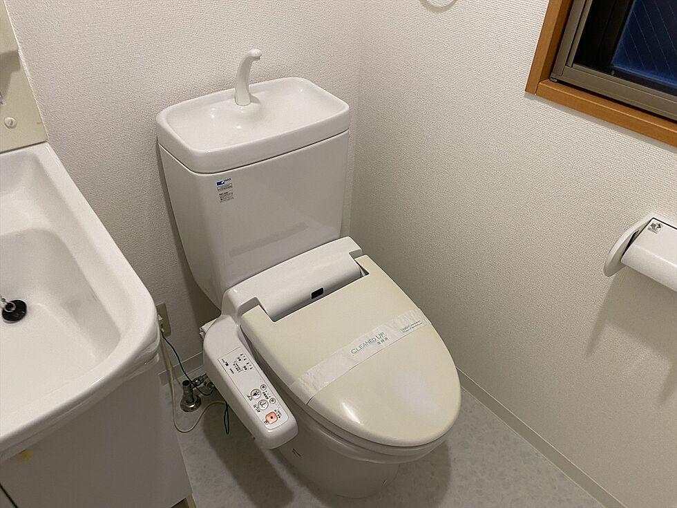 トイレ　※別部屋の参考写真です。