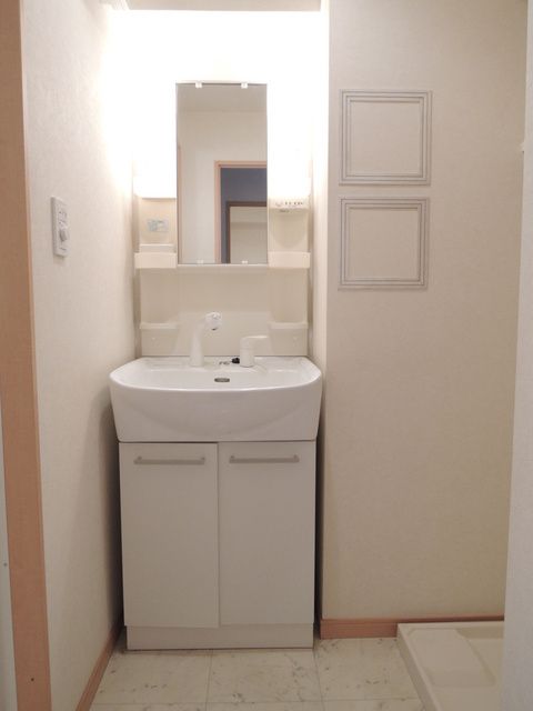 洗面設備　（別タイプ参考写真）ラウレアビレッジ　北区王子4