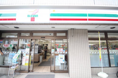 コンビニ　セブンイレブン北区神谷一丁目店（コンビニ）まで582m