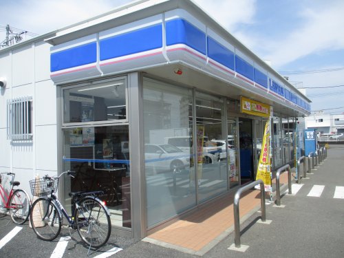 コンビニ　ローソン　岐阜六条大溝店（コンビニ）まで748m