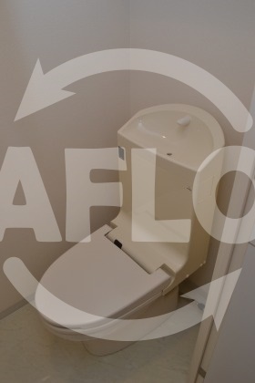 トイレ　アークアベニュー梅田北　温水洗浄便座