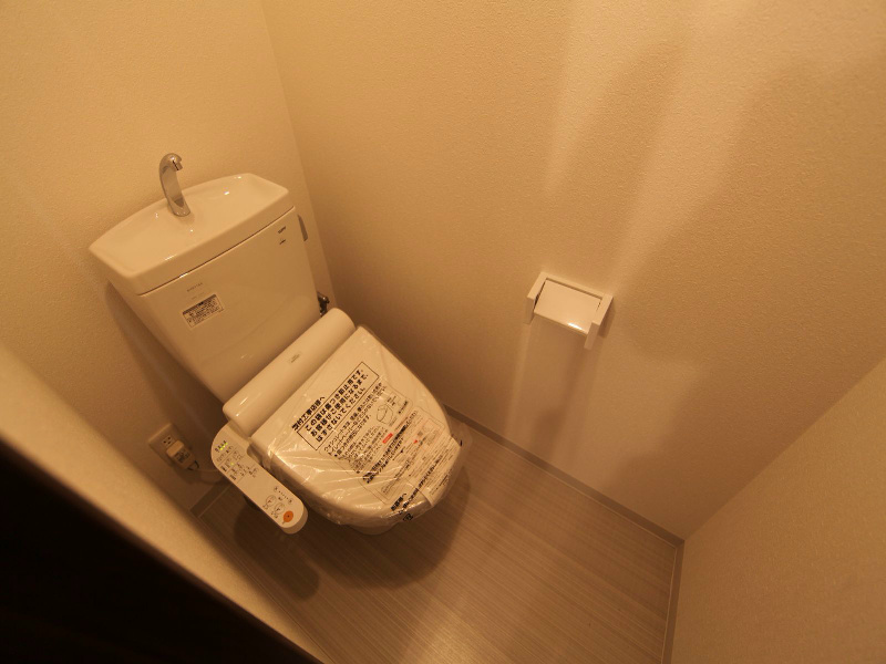 トイレ　温水洗浄暖房便座付トイレ