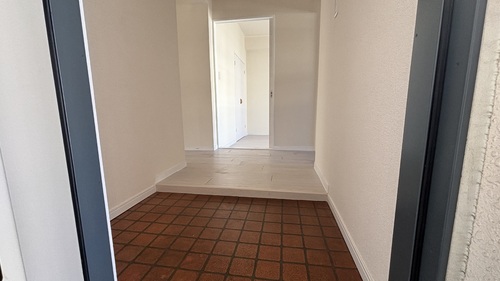 玄関　玄関（内装前）