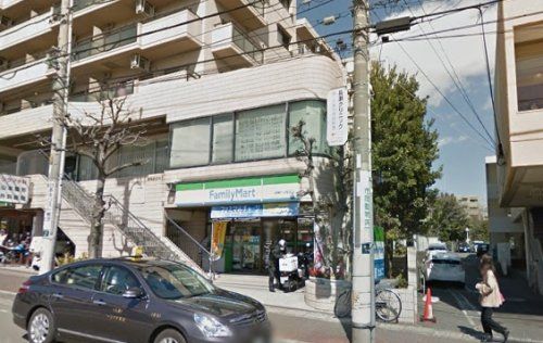 コンビニ　ファミリーマート川崎梶ヶ谷駅前店（コンビニ）まで167m