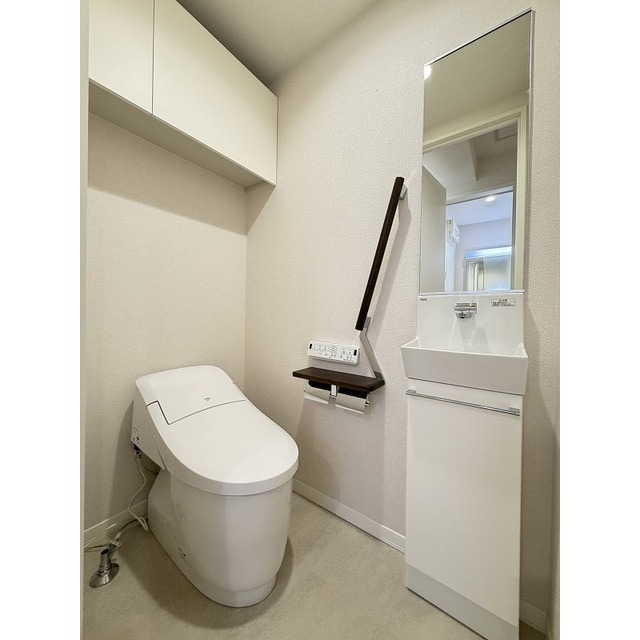 トイレ　便利な多機能便座♪手洗い場付きです♪