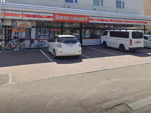 コンビニ　セイコーマートそでもり店（コンビニ）まで580m