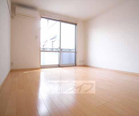 居室・リビング　キレイな居室です