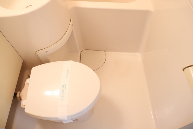 トイレ　３点ユニットバスで丸ごとお掃除も楽々♪