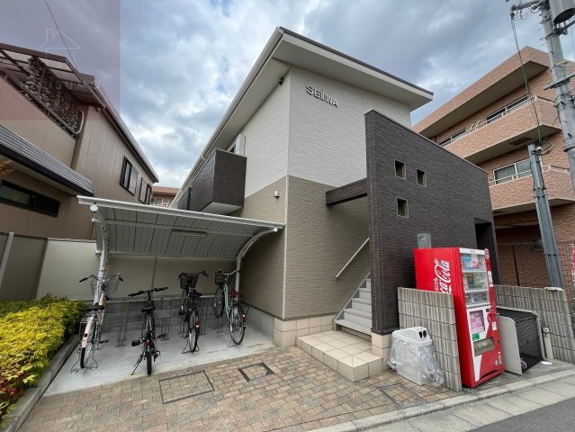 建物外観　落ち着いた雰囲気の外観です