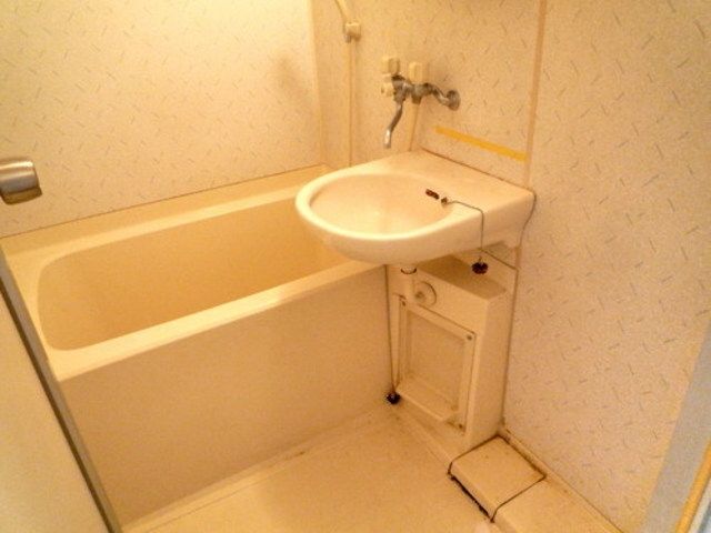 バス・シャワールーム　★広々バスルーム★