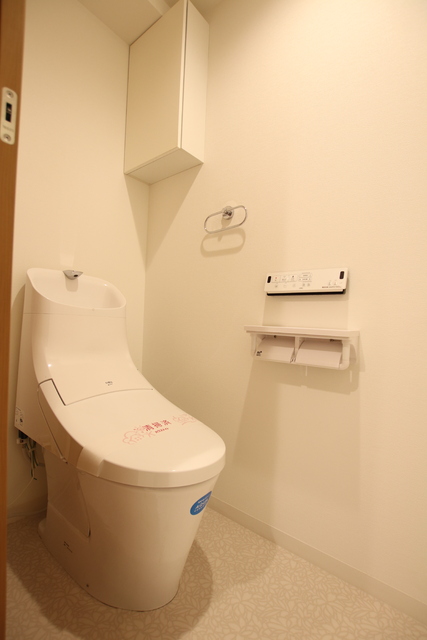 トイレ　★温水洗浄便座です★
