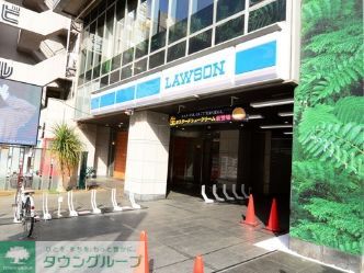 コンビニ　ローソン新宿区役所通店（コンビニ）まで90m