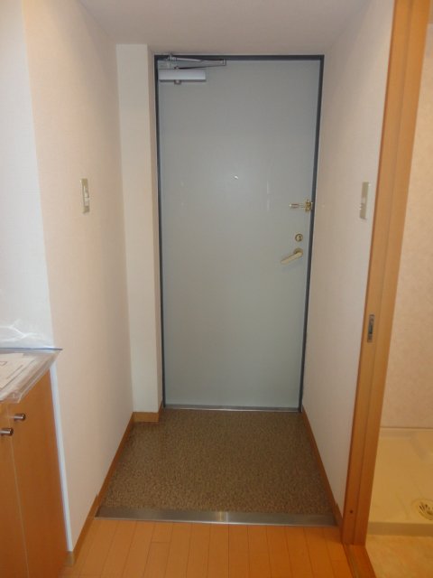 玄関　下駄箱付