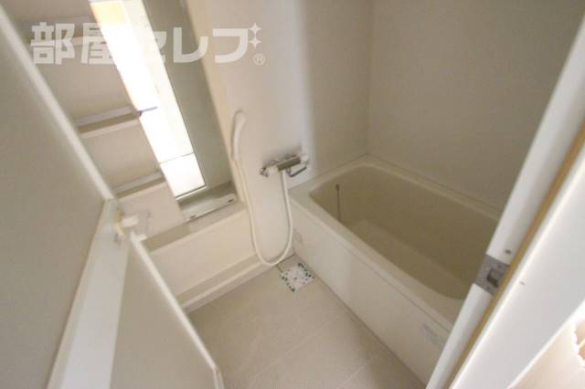 バス・シャワールーム　他の号室の写真です。