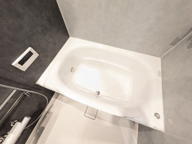 バス・シャワールーム　浴槽　追い焚き付