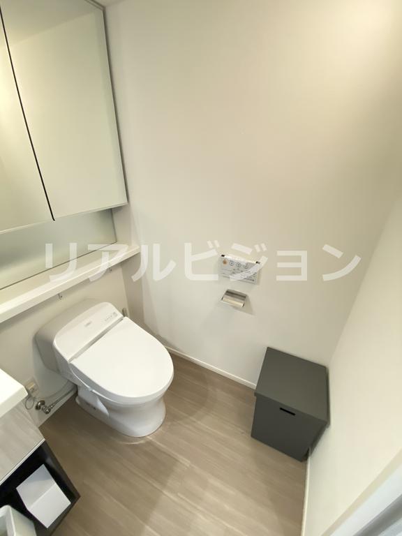 トイレ　色味が異なる場合がございます。