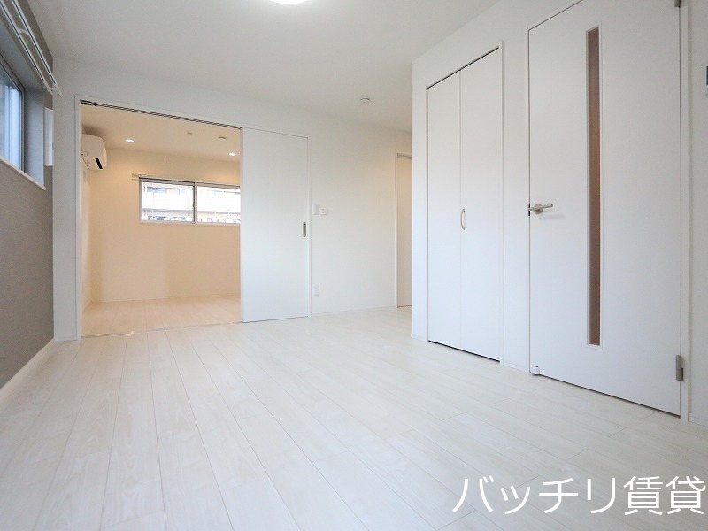 居室・リビング　画像は、同型タイプの為、現状を優先いたします。