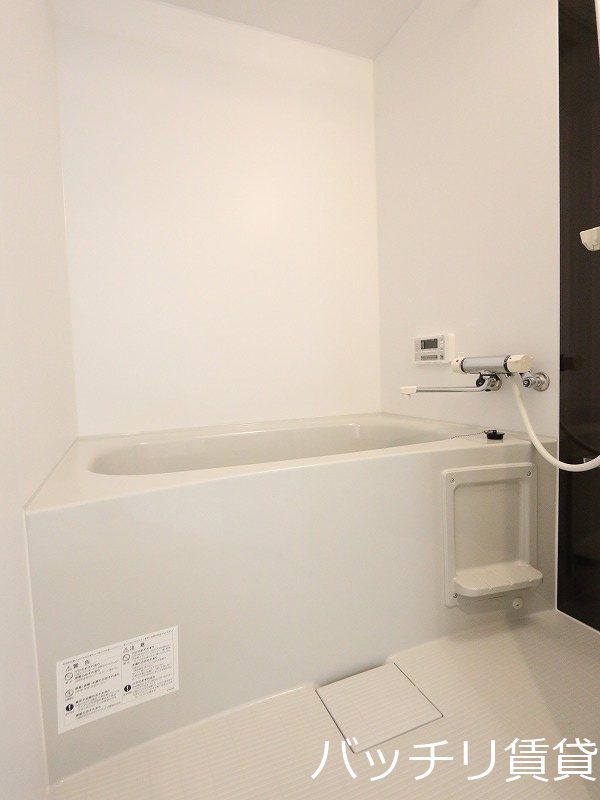 バス・シャワールーム　画像は、同型タイプの為、現状を優先いたします。