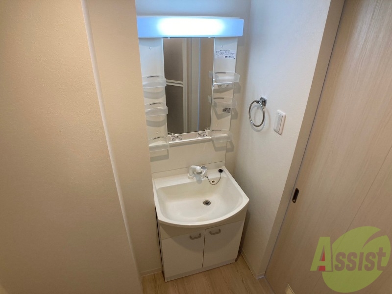 洗面設備　こちらに洗面台があります。朝の洗顔はこちらで。