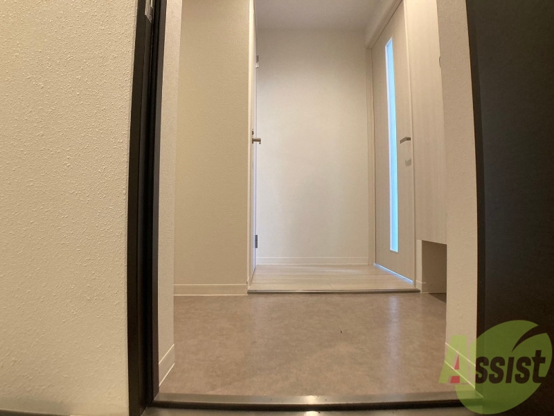 玄関　玄関の様子です。明るい印象ですね。気分もあがりそう。