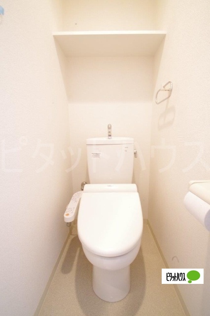 トイレ　温水洗浄便座です♪