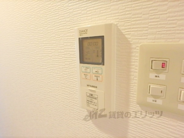 その他設備　給湯器リモコン