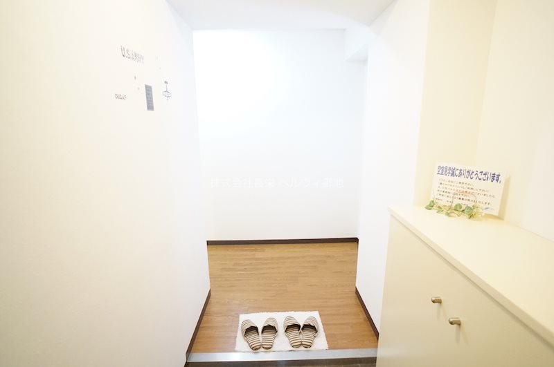 玄関　同系統・別号室の室内写真となります！