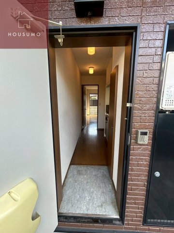 玄関　同施工会社・同型モデルの室内です。（参考写真・イメージ写真）