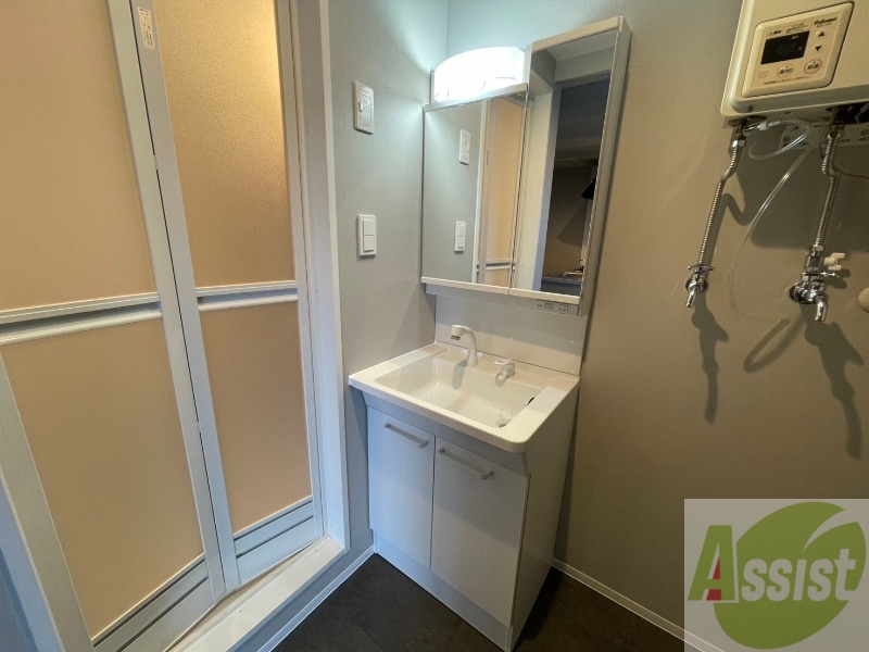 洗面設備　朝の身支度に欠かせない独立洗面台もございます！