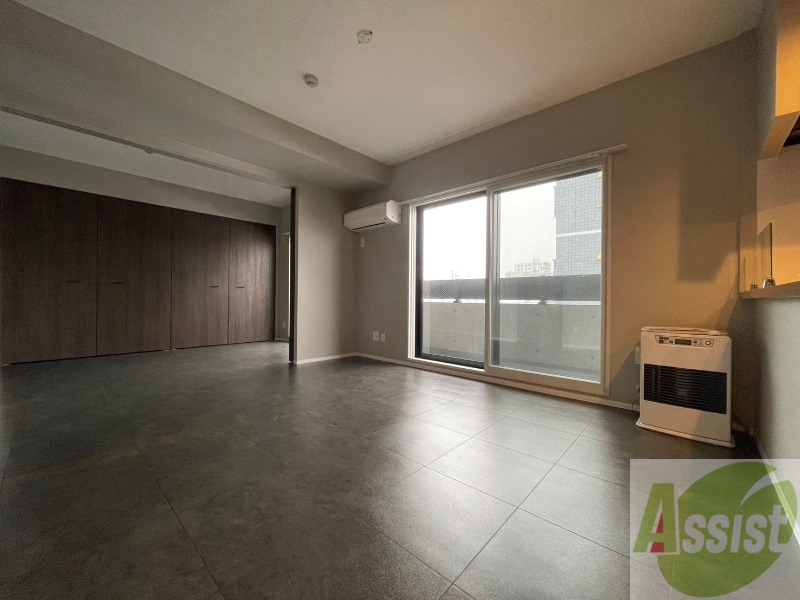 居室・リビング　広くてキレイなお部屋が広がっていて、充実した生活が送れそう。