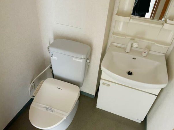 洗面設備　※別号室参考写真です
