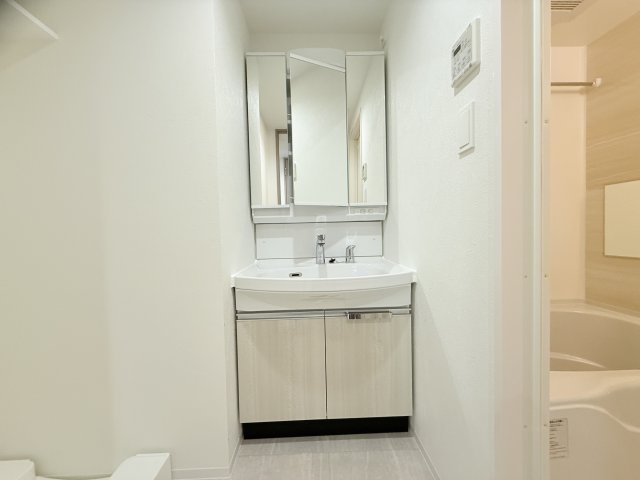 洗面設備　同一タイプです。