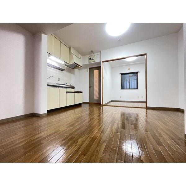 駐車場　こちらの物件はMODE不動産なら割引対象の１部屋です。