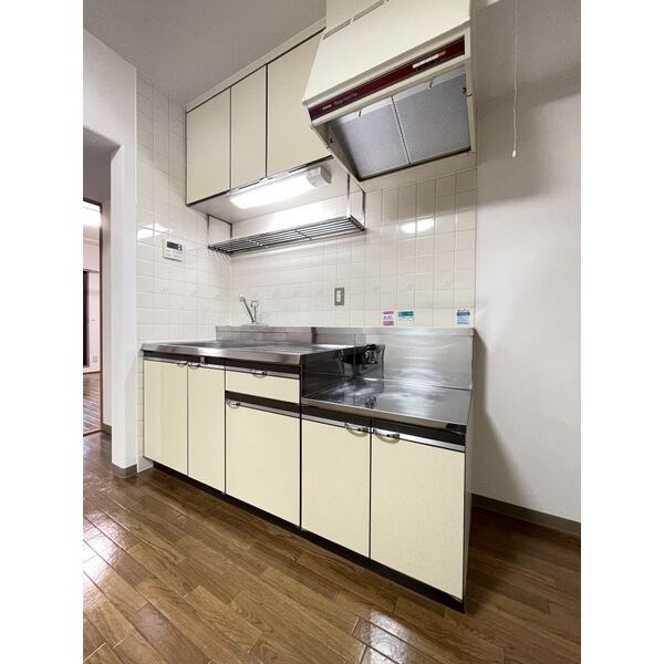 キッチン　こちらの物件はMODE不動産なら割引対象の１部屋です。