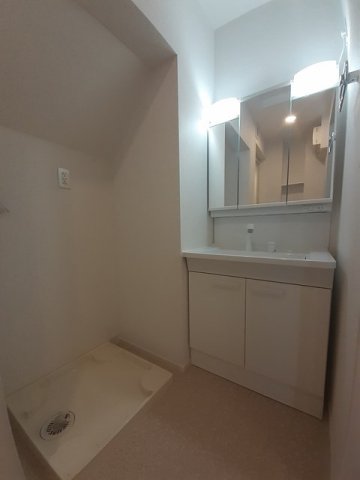 洗面設備　使いやすい洗面所です