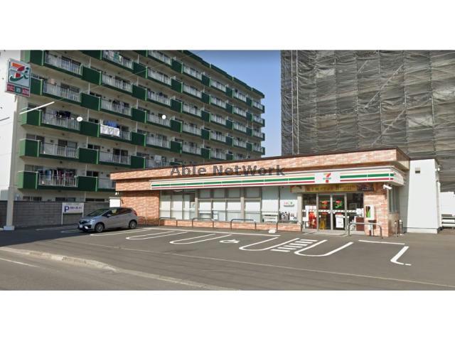 コンビニ　セブンイレブン札幌北10条東店（コンビニ）まで202m