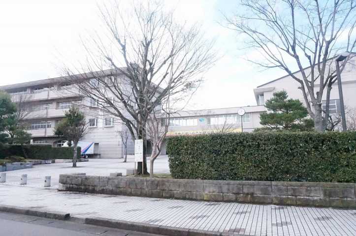 中学校　清泉中学校（中学校）まで117m
