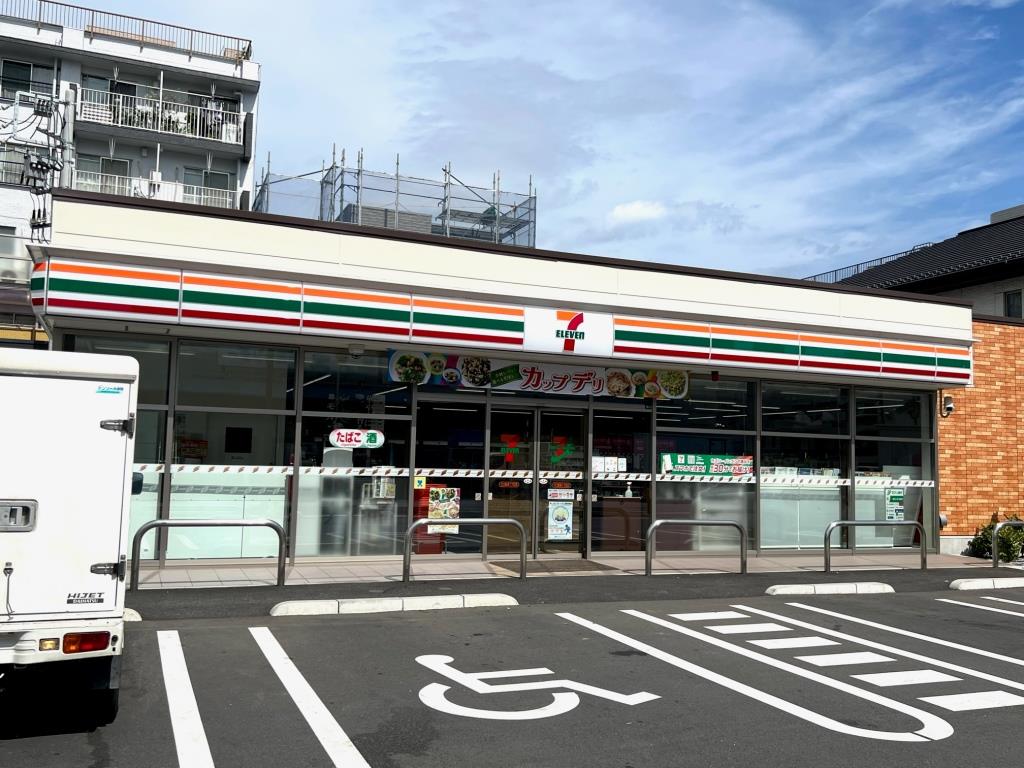 コンビニ　セブンイレブン 川口飯塚1丁目店（コンビニ）まで462m