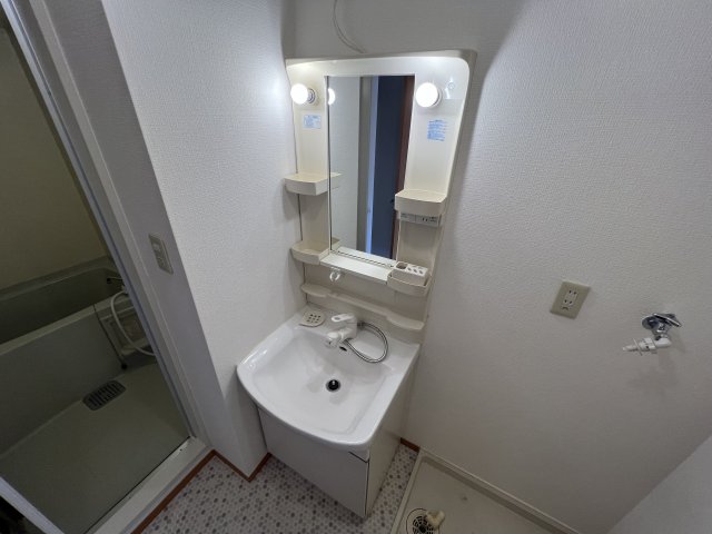洗面設備　洗髪洗面化粧台付き！