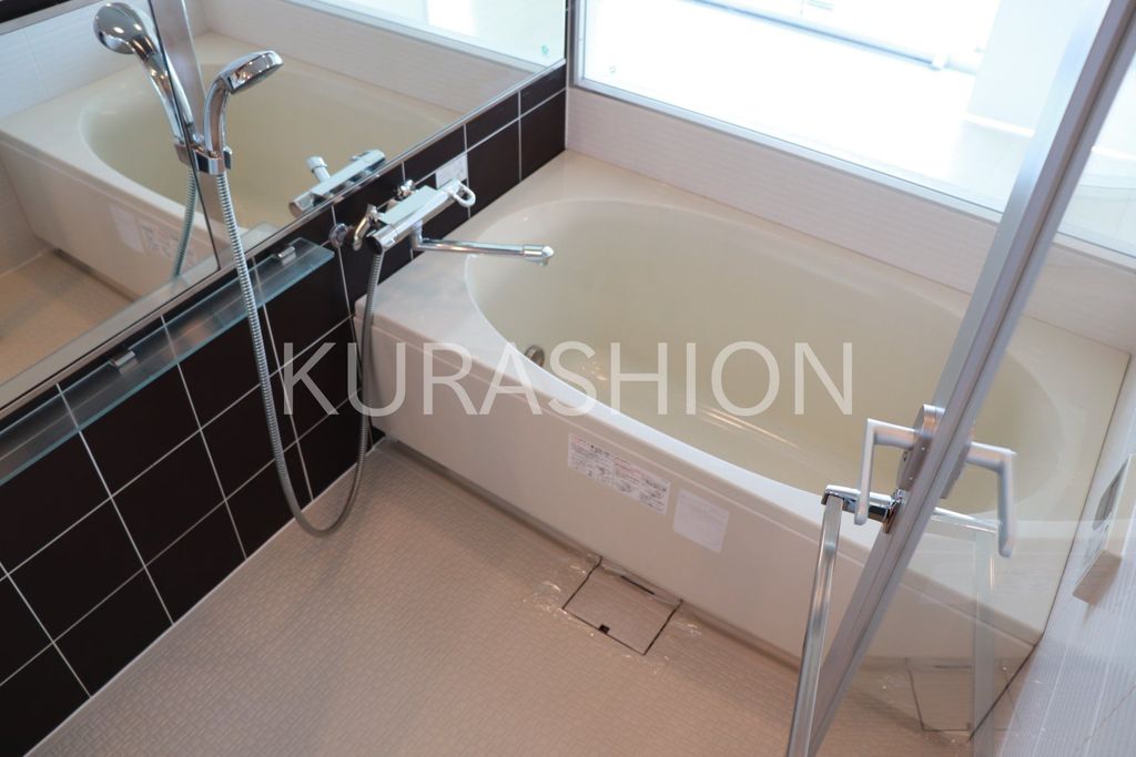 バス・シャワールーム　別部屋の写真になります